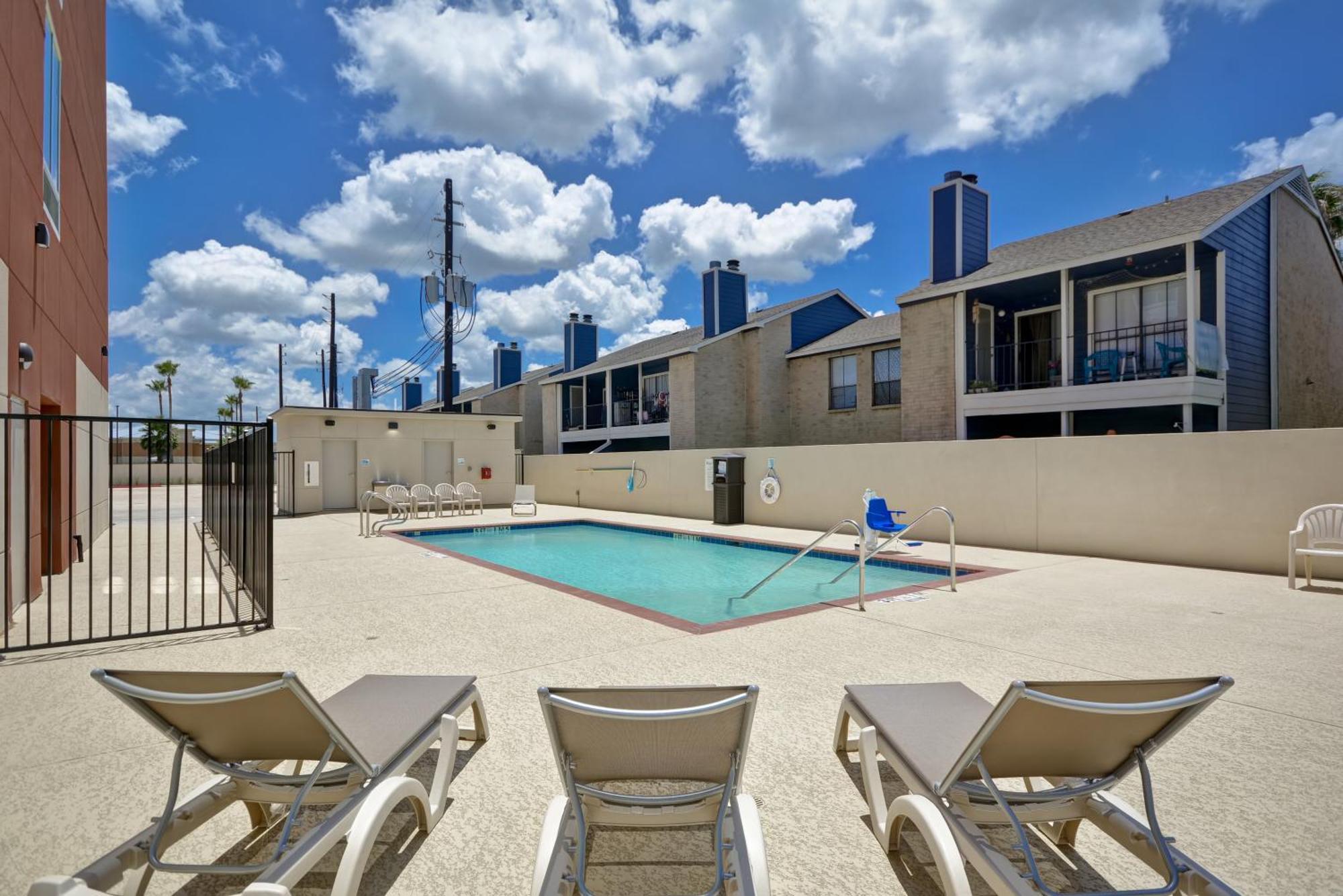Holiday Inn Express & Suites - Houston Nasa - Boardwalk Area By Ihg Seabrook Eksteriør bilde